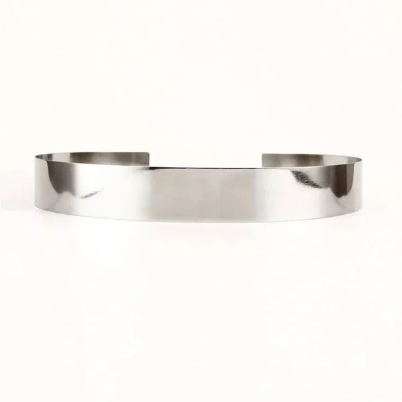 Sleek Silver Women’s Belt - Picture 1 of 8